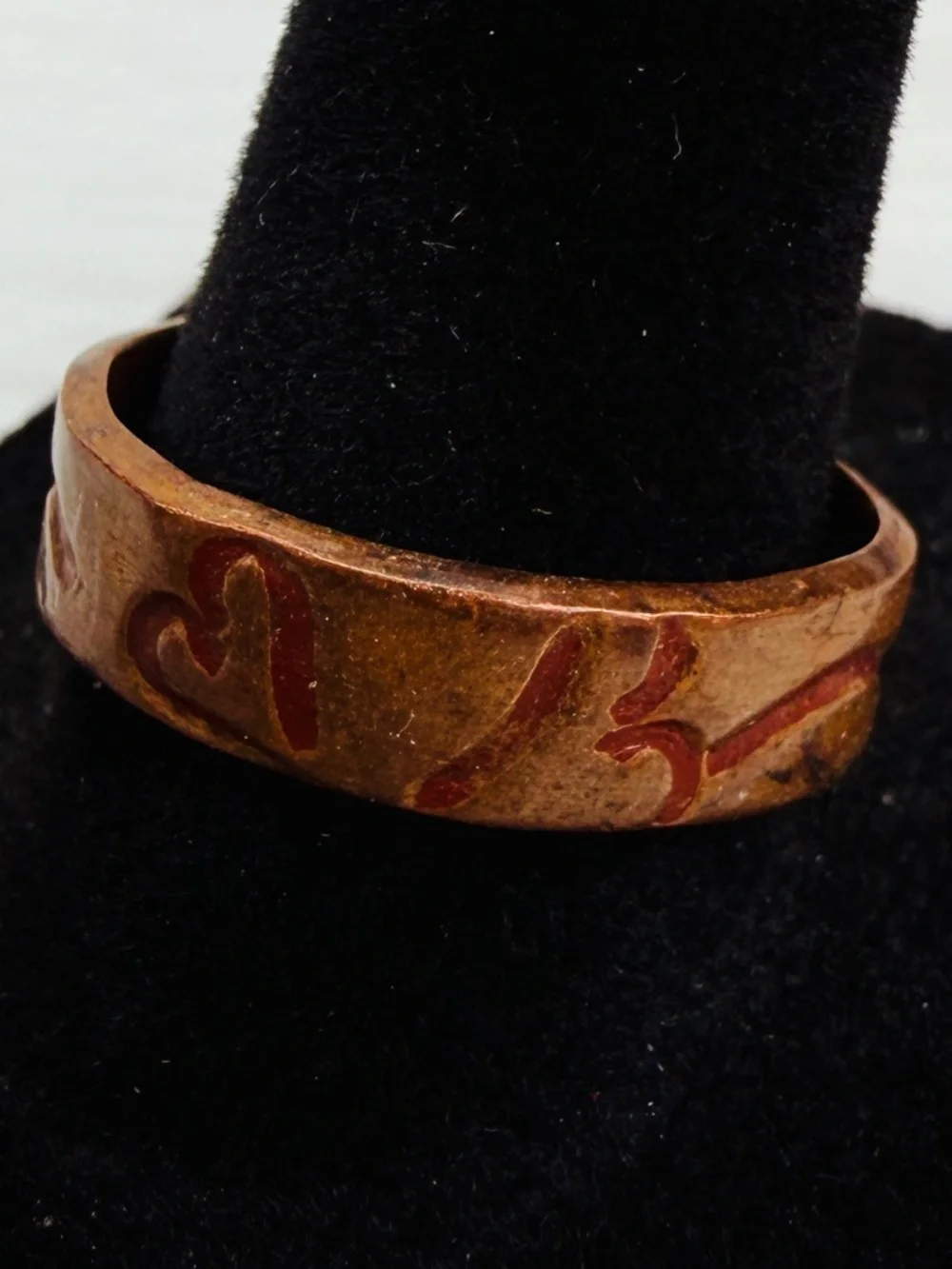 Vintage bohemian chic etched copper tone Brown band unisex ring Ring sz 9